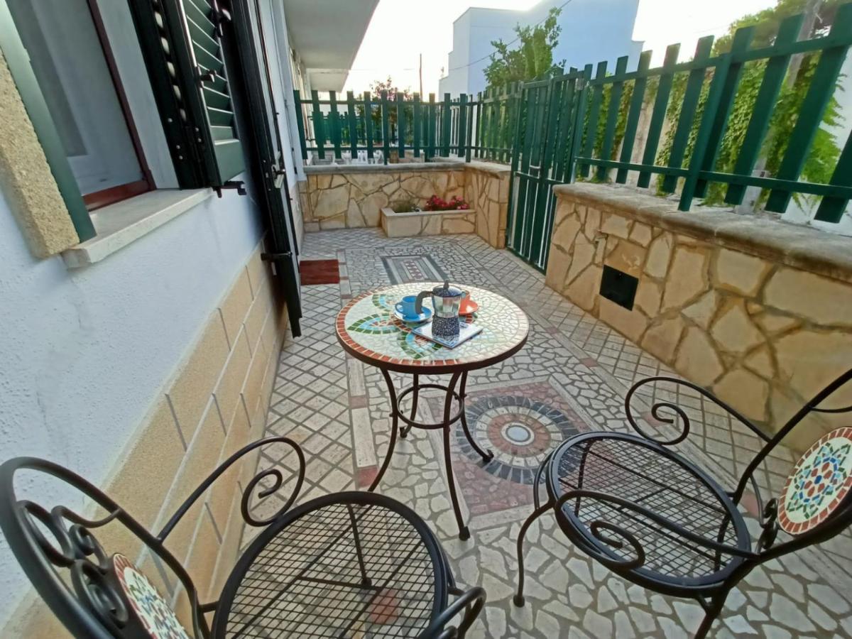 Villetta Poesia 50 M Dal Mare Con Giardino E Parcheggio 토레 델 로소 외부 사진