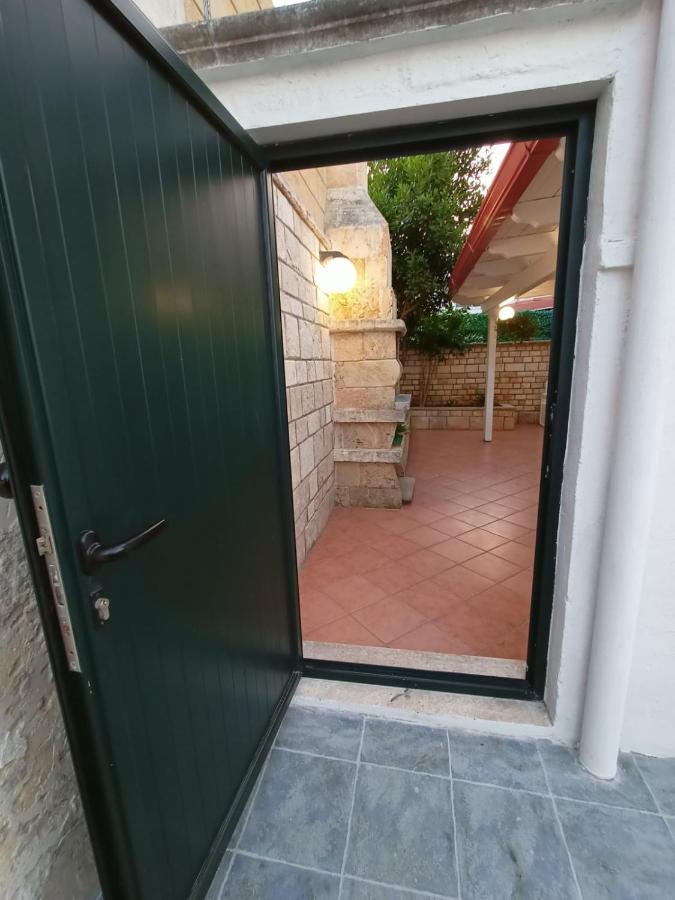 Villetta Poesia 50 M Dal Mare Con Giardino E Parcheggio 토레 델 로소 외부 사진
